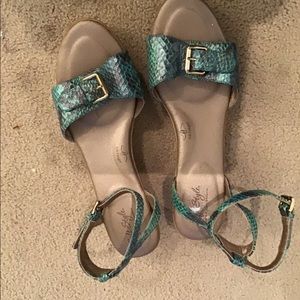 Turquoise dress sandal